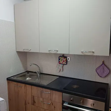 200 Meters From The Sea *